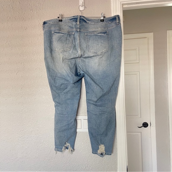 TORRID Casual Distressed Denim Capri Jeans 18R - Picture 5 of 10